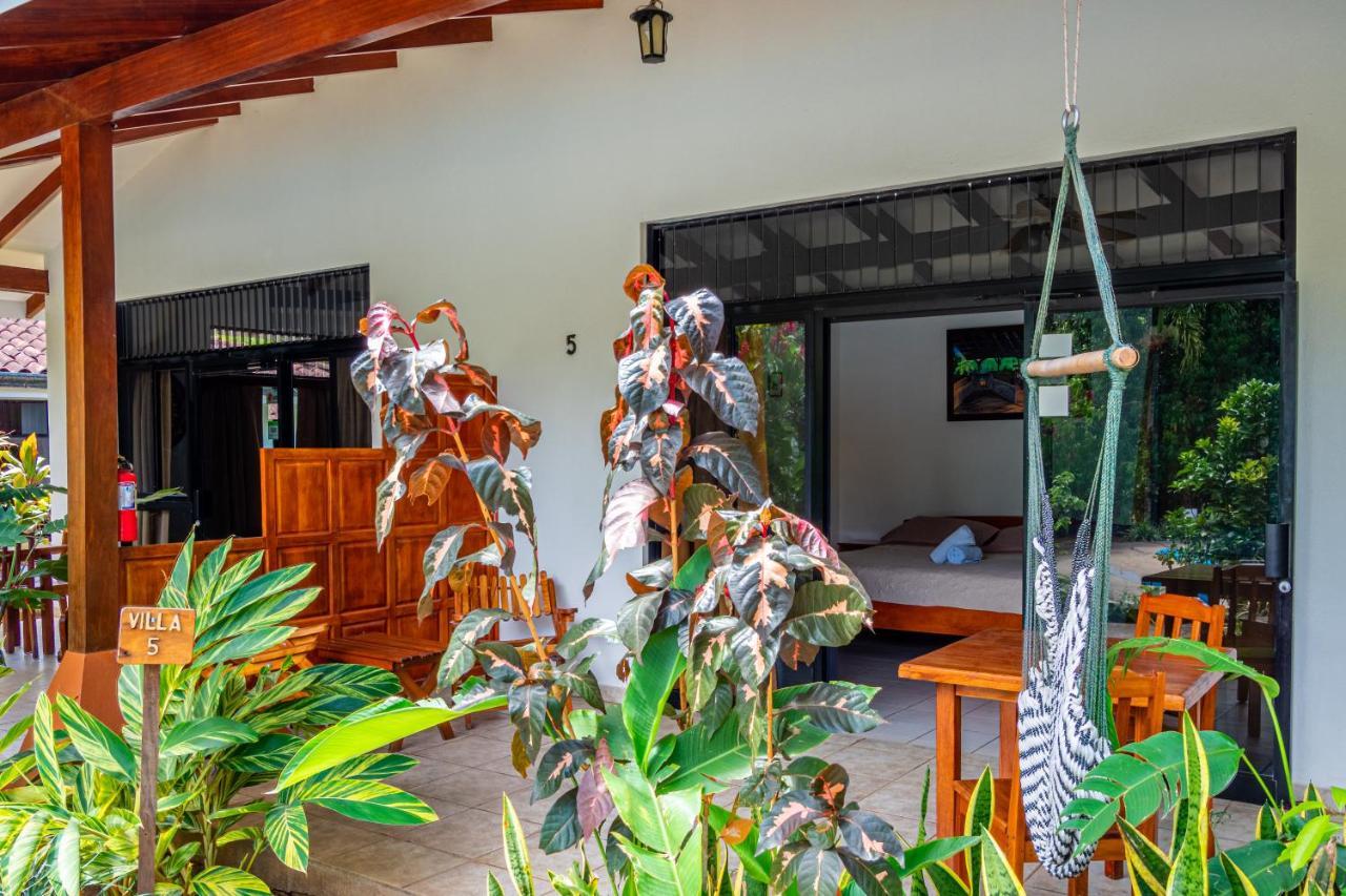 Hotel Colinas Del Sol Atenas Exterior photo